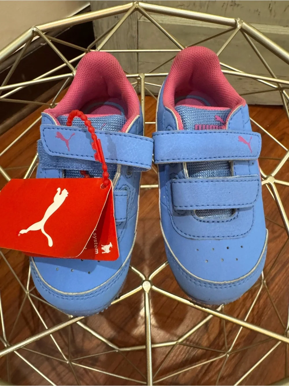 Puma sneaker Light up size 6